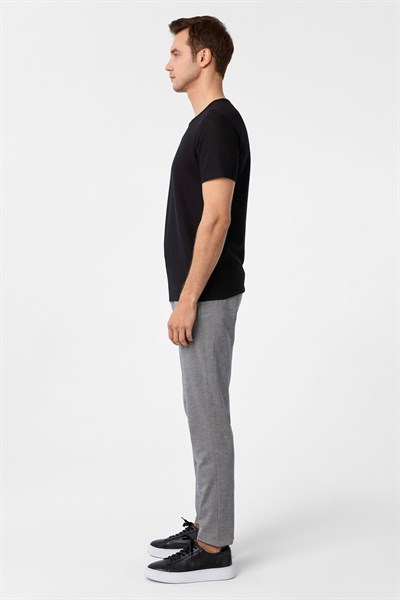 Siyah Slim Fit Armürlü Bisiklet Yaka Tişört
