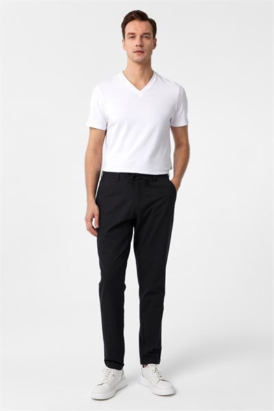 Siyah Slim Fit Armürlü Jogger Pantolon