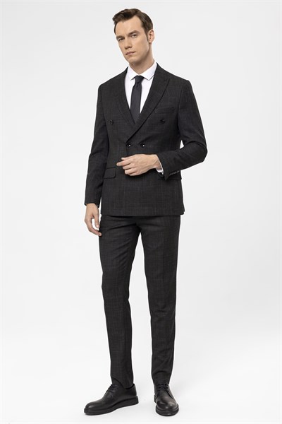 Siyah Slim Fit Armürlü Sivri Yaka 6 Drop Klasik Takım Elbise