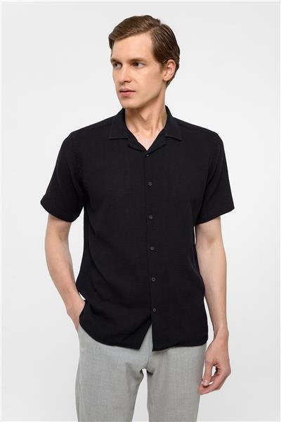 Siyah Slim Fit Düz Apaş Yaka Gömlek