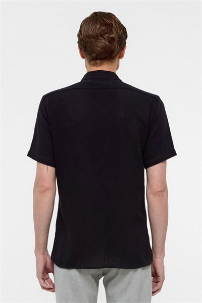 Siyah Slim Fit Düz Apaş Yaka Gömlek