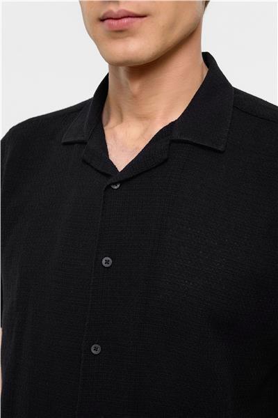 Siyah Slim Fit Düz Apaş Yaka Gömlek