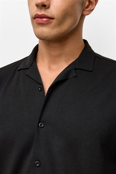 Siyah Slim Fitilli Apaş Yaka Gömlek