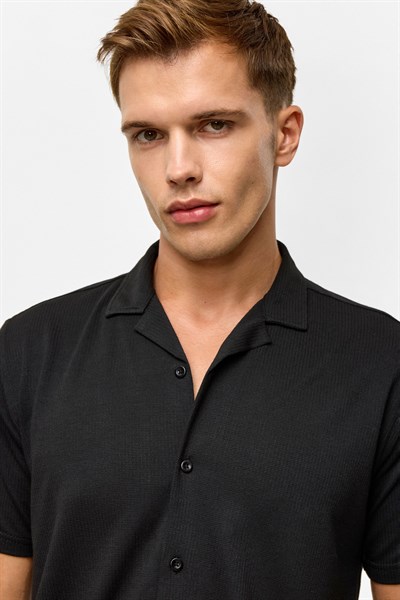 Siyah Slim Fitilli Apaş Yaka Gömlek