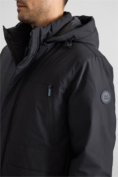 Siyah Slim Kapüşonlu Düz Yan Cepli Fermuar + Çıtçıt Elyaf Dolgulu Standart Mont