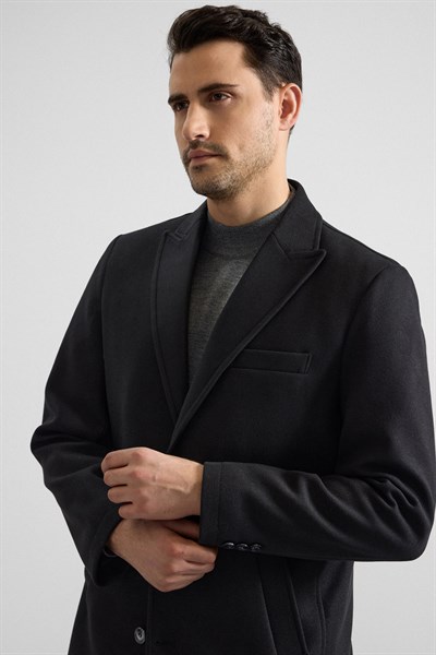 Siyah Slim Sivri Yaka Düz Yan Cepli Kaban