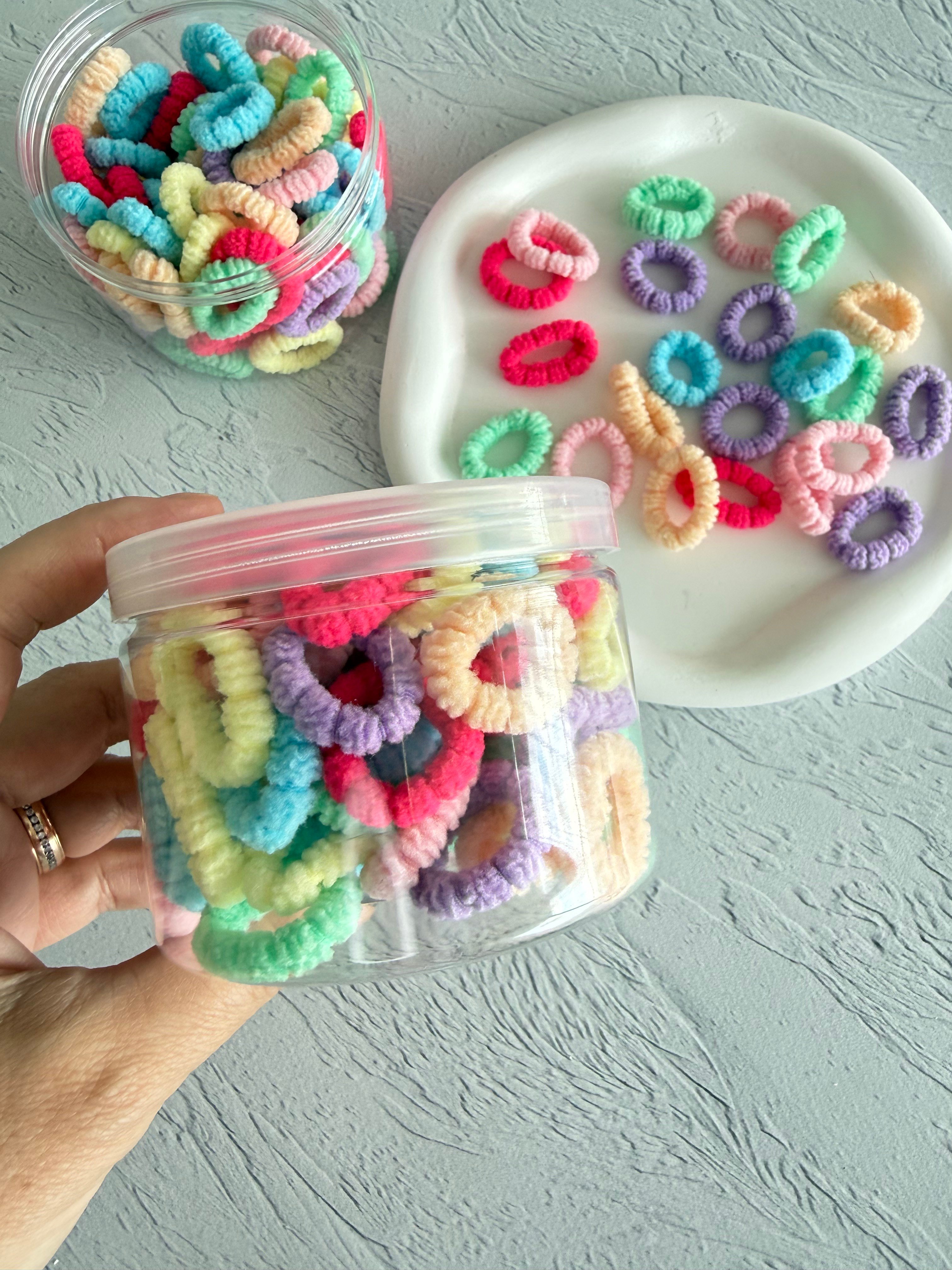 Kutu İçerisnde Karışık Renkli Mini Havlu Toka 100 Adet 