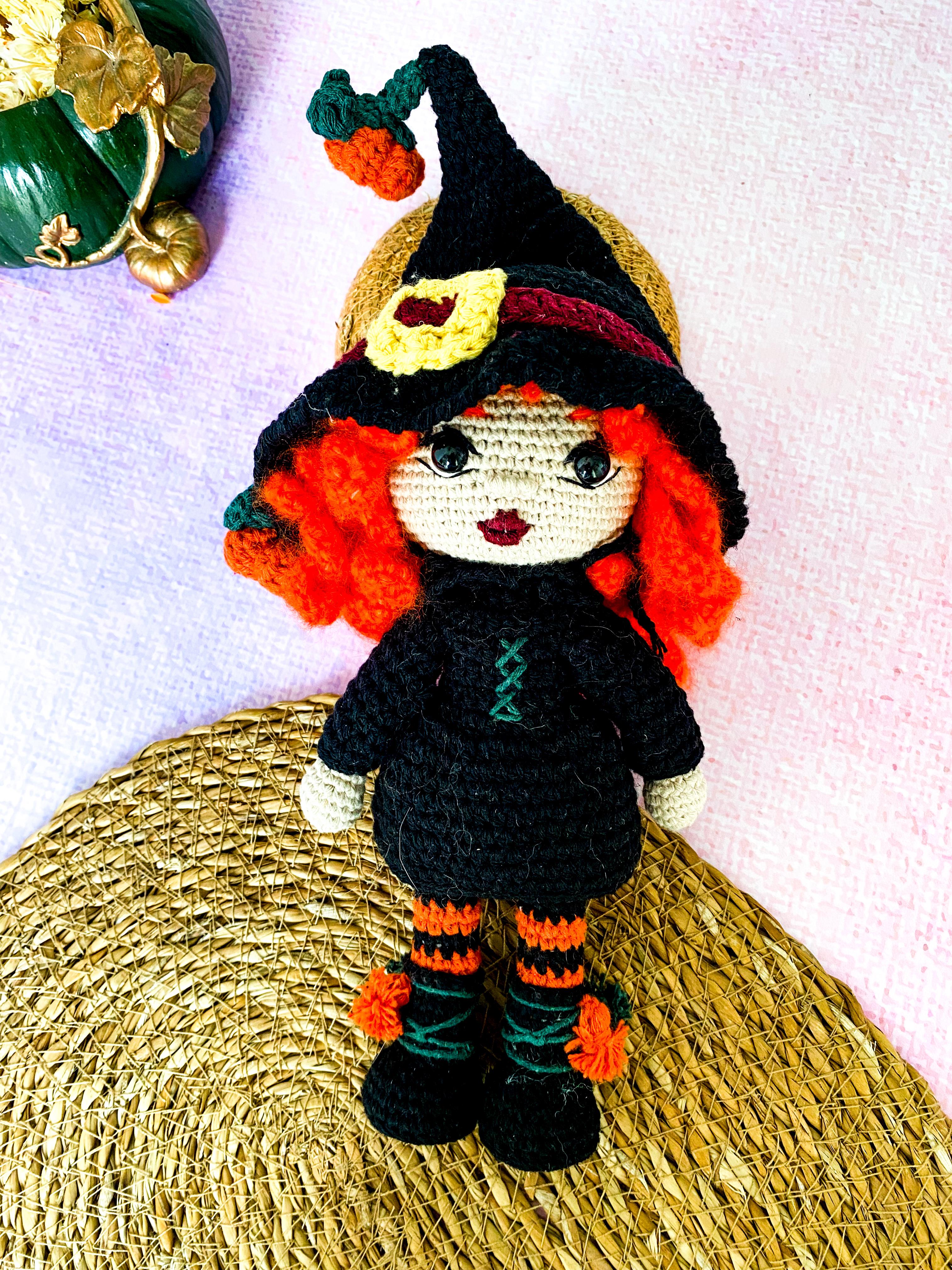 Halloween Turuncu Saçlı Amigurumi Bebek 