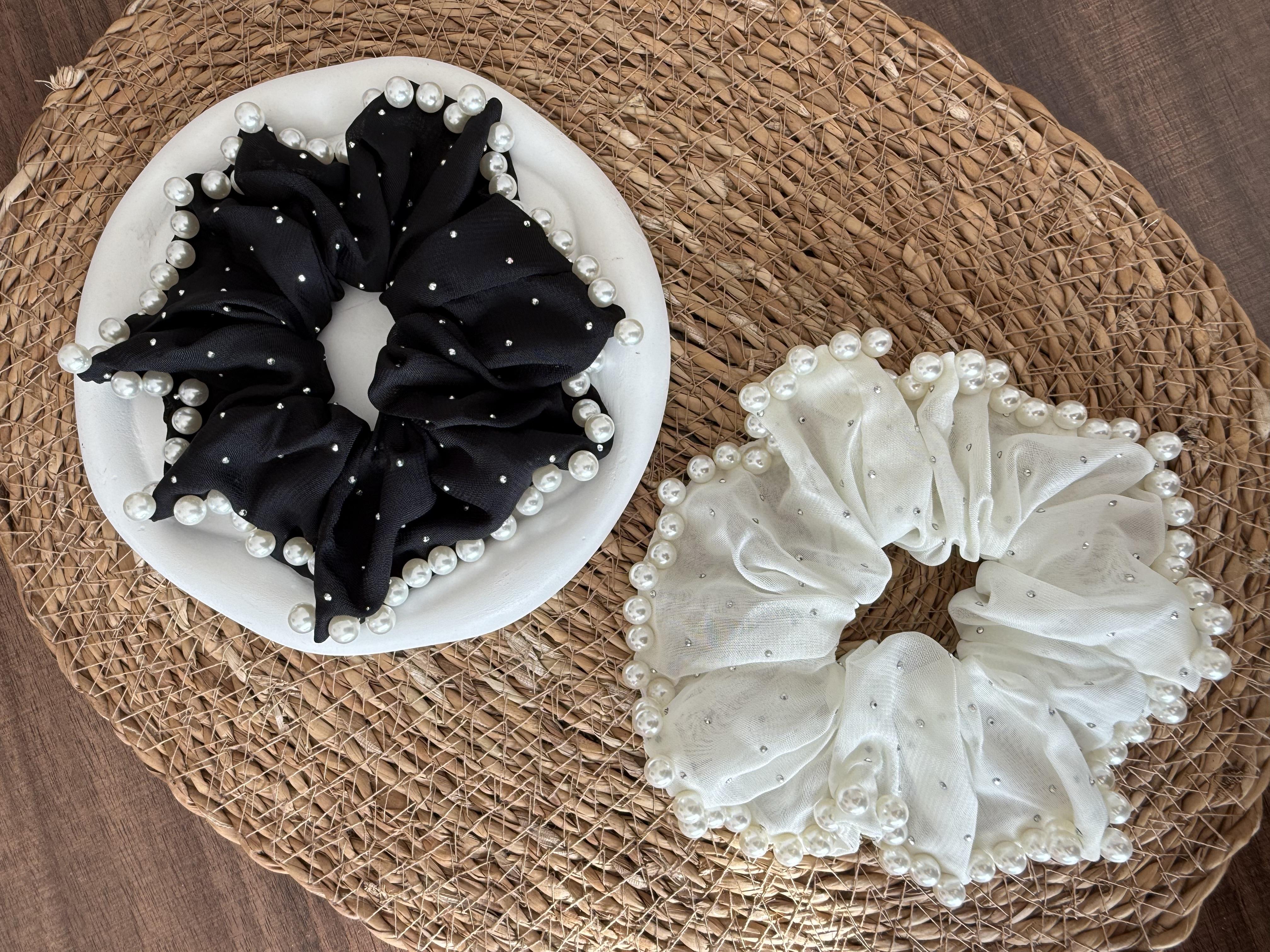 İnci ve Taş Detaylı Scrunchies 