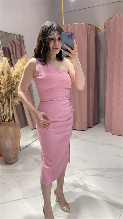  Yırtmaç Ve Büzgülü Elbise-PEMBE