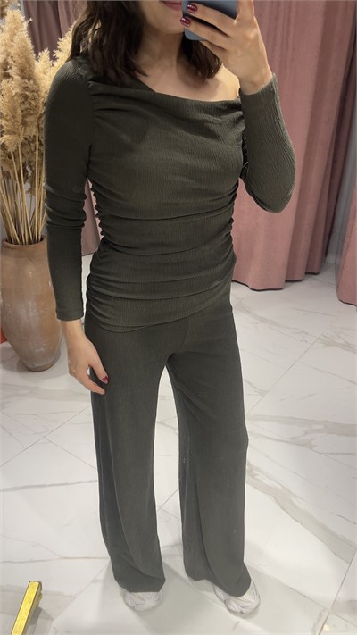 DRAPE DETAY KAYIK YAKA BÜRÜMCÜK TAKIM-HAKİ