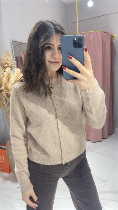 GOLD DÜĞMEİ TRİKO HIRKA-BEJ