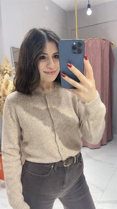 GOLD DÜĞMEİ TRİKO HIRKA-BEJ
