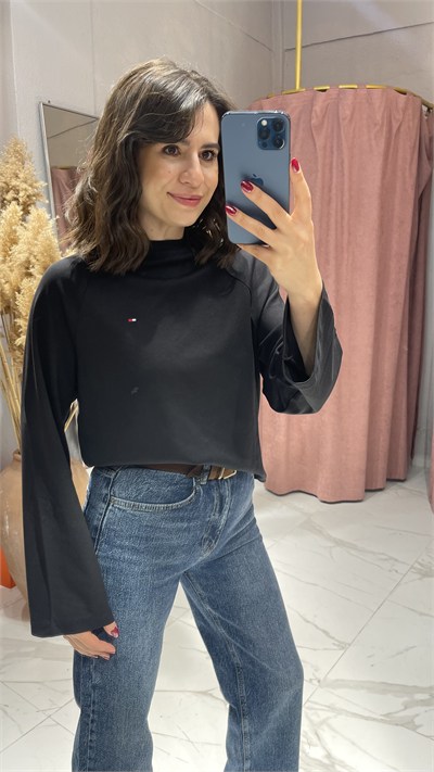 TMMY UZUN KOLLU SWEATSHİRT-SİYAH