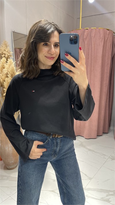 TMMY UZUN KOLLU SWEATSHİRT-SİYAH