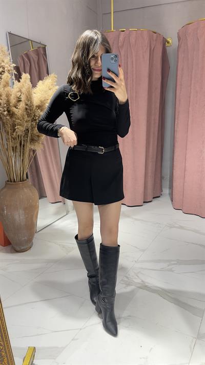 TOKA DETAYLI BLUZ-SİYAH