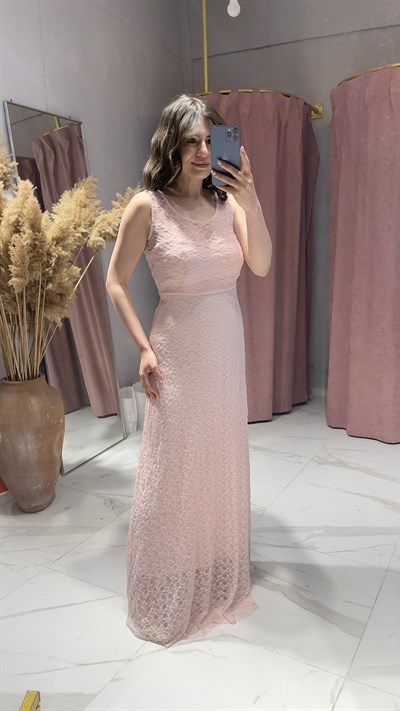 UZUN DANTEL ELBİSE-PEMBE 