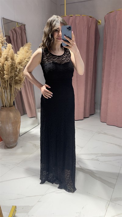 UZUN DANTEL ELBİSE-SİYAH