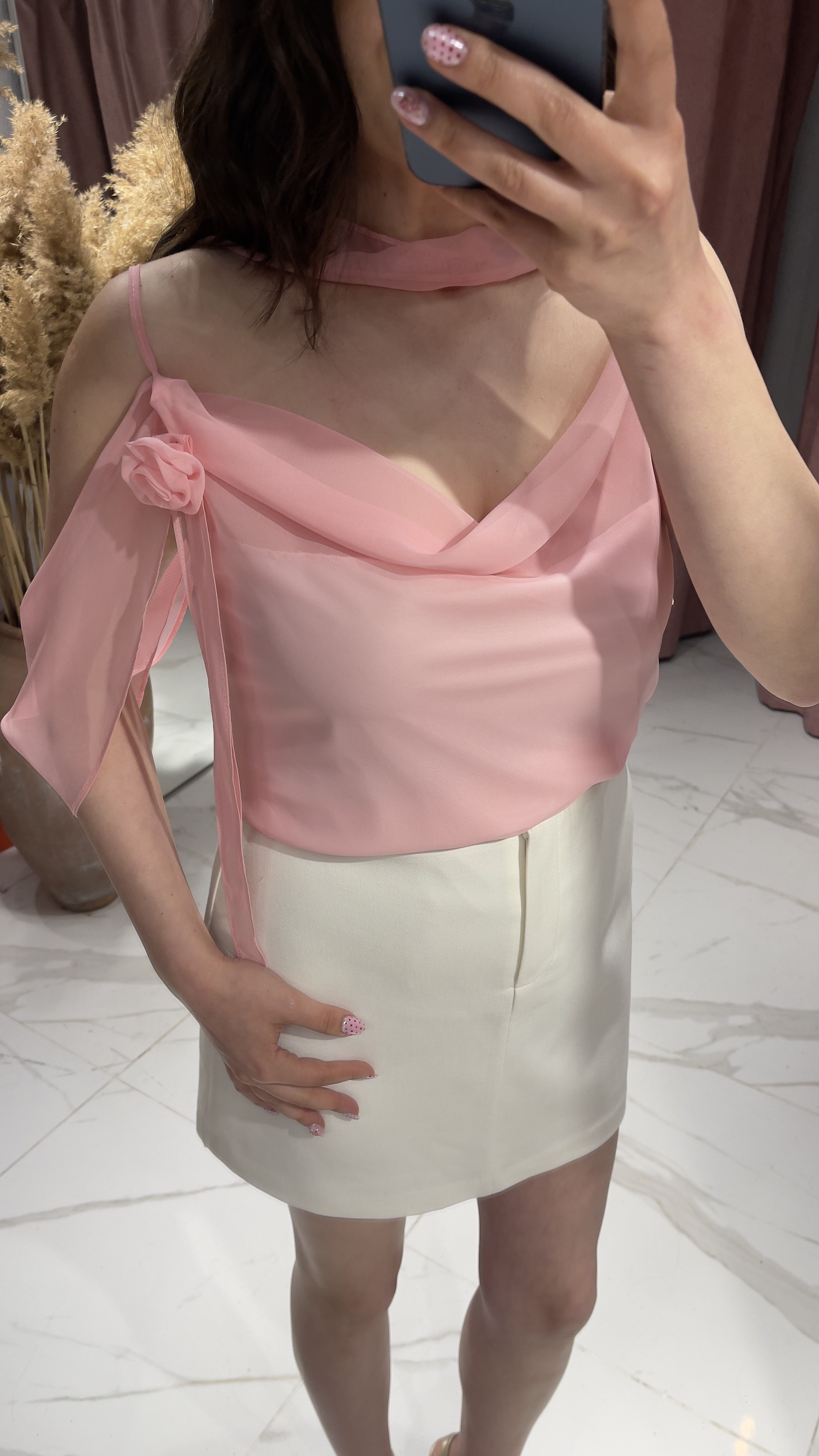 DEGAJE GÜL YAKA DETAYLI ASKILI BLUZ-PEMBE · 3