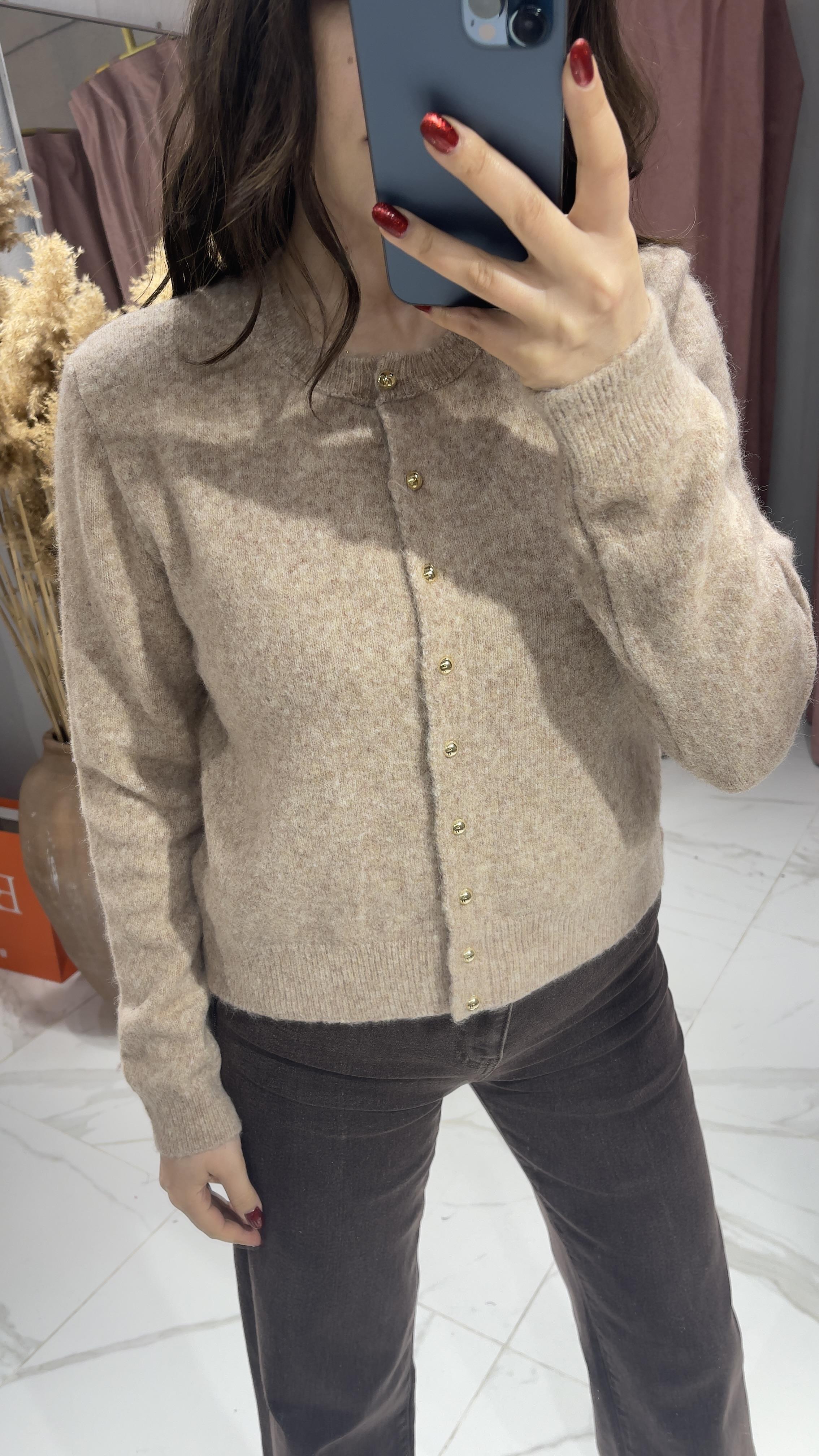 GOLD DÜĞMEİ TRİKO HIRKA-BEJ · 6