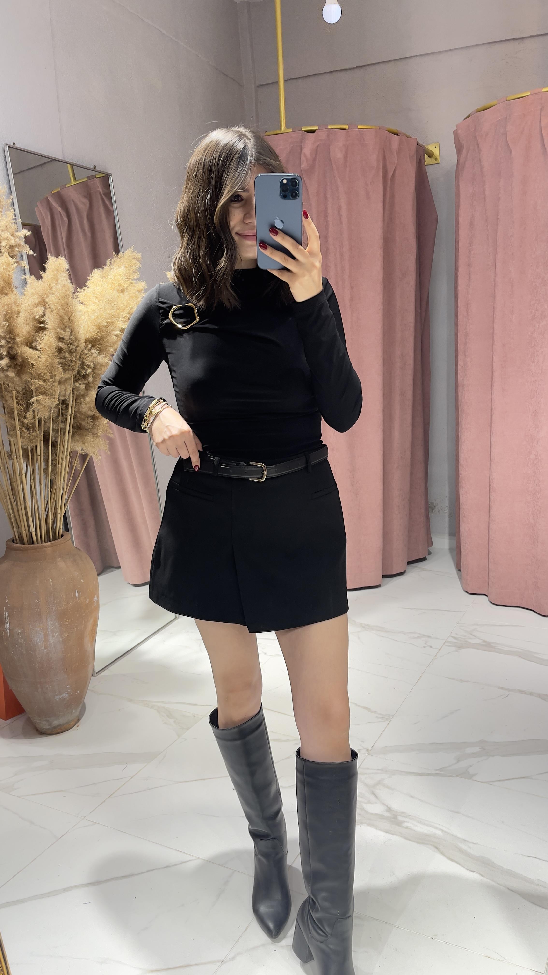 TOKA DETAYLI BLUZ-SİYAH · 3