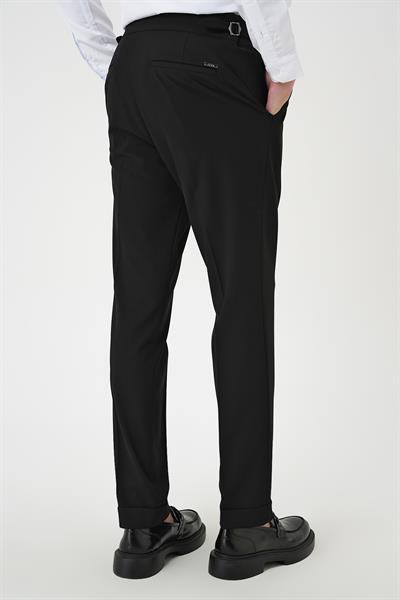 Comfort Fit Beli Tokalı Pileli Siyah Jogger Pantolon P 1170