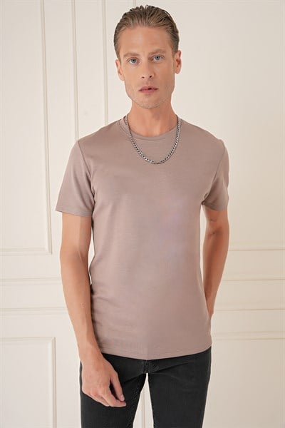 Comfort Fit Bisiklet Yaka %97 Esnek Pamuklu Koyu Bej Tişört TS 885
