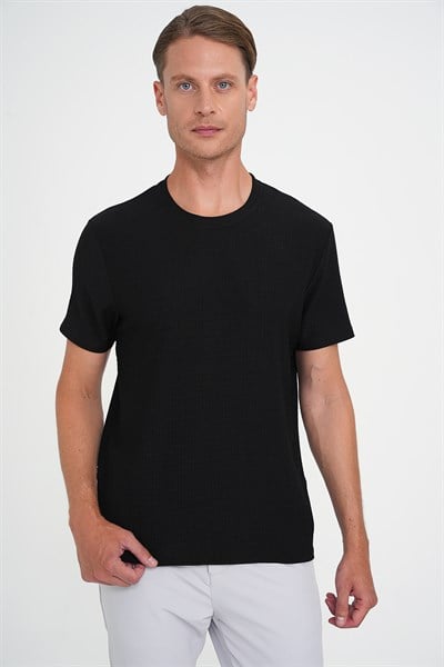 Comfort Fit Bisiklet Yaka Gofre Pamuklu Kumaş Siyah Tişört TS 911
