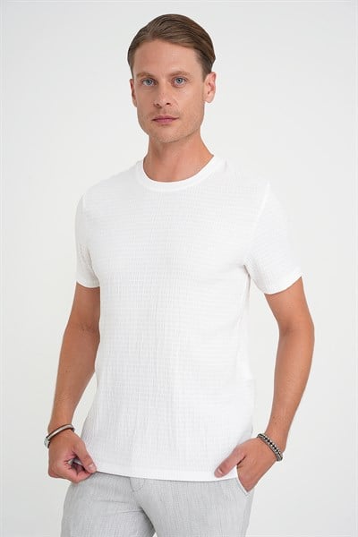 Comfort Fit Bisiklet Yaka Gofre Pamuklu Kumaş Ekru Tişört TS 911