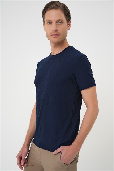 Comfort Fit Bisiklet Yaka Kabartma Desenli Pamuklu Lacivert Tişört TS 899
