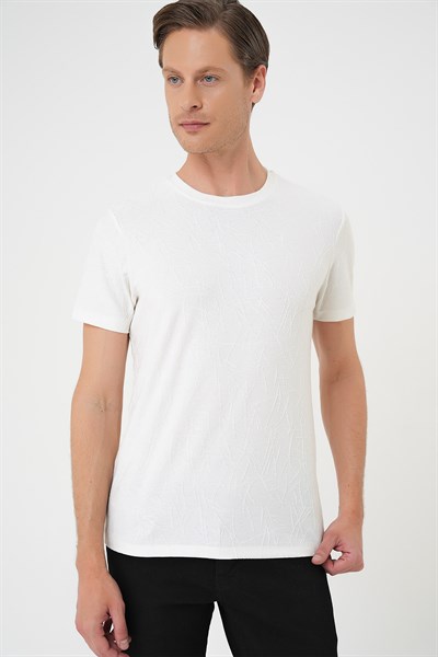 Comfort Fit Bisiklet Yaka Kabartma Desenli Pamuklu Ekru Tişört TS 899