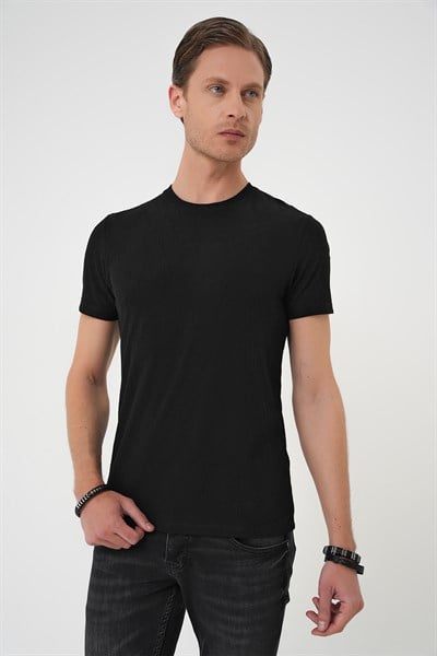 Comfort Fit Bisiklet Yaka Kabartma Desenli Pamuklu Siyah Tişört TS 899