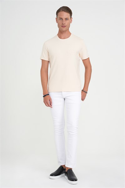 Comfort Fit Bisiklet Yaka Nakışlı Esnek Pamuk Açık Krem Tişört TS 910