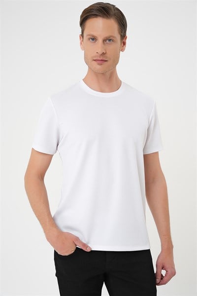 Comfort Fit Bisiklet Yaka Viskon Karışımlı Beyaz Tişört TS 900