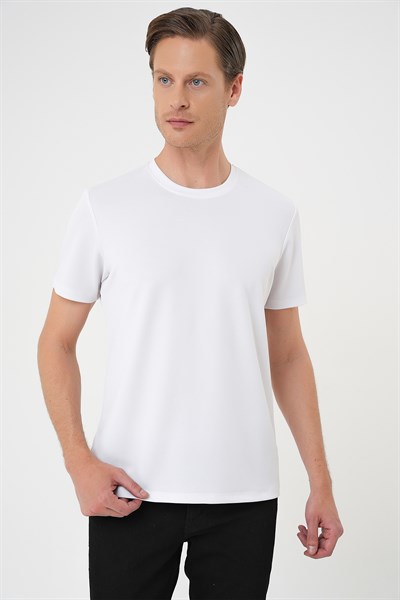Comfort Fit Bisiklet Yaka Viskon Karışımlı Beyaz Tişört TS 900