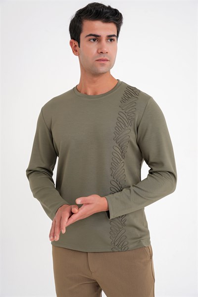 Comfort Fit Önü Nakışlı Pamuklu Bisiklet Yaka Uzun Kollu Haki Tişört TS 920