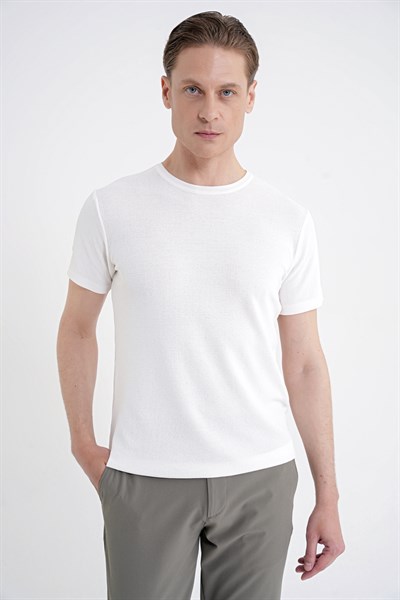Comfort Fit Rayon Karışımlı Bisiklet Yaka Ekru Triko Tişört TS 925 