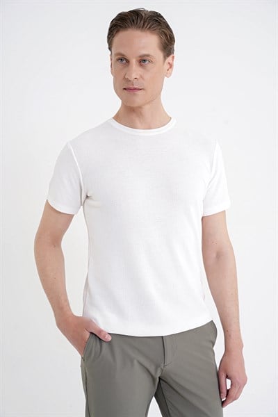 Comfort Fit Rayon Karışımlı Bisiklet Yaka Ekru Triko Tişört TS 925 