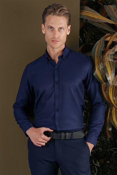 GK 686 Slim Fit Lacivert Klasik Gömlek