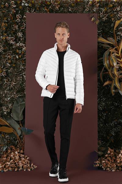 Slim Fit Hakim Yaka Yan Cepli Fermuarlı Beyaz Şişme Mont MT 165