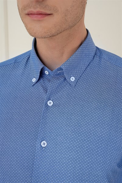 Slim Fit %100 Pamuk Nokta Desenli Yaka Düğmeli Mavi Gömlek GK 748
