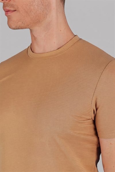 Slim Fit Bisiklet Yaka Doku Desenli Pamuklu Bej Tişört TS 852