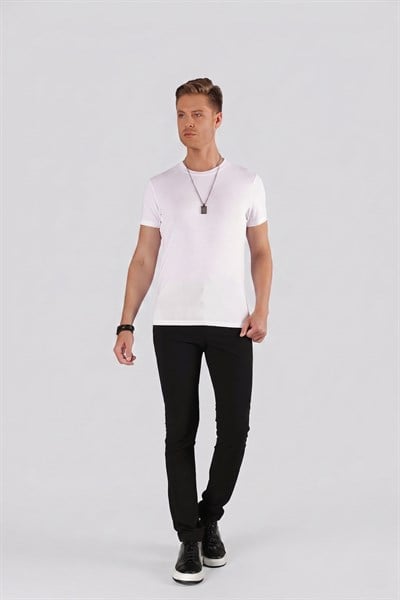 Slim Fit Bisiklet Yaka Esnek Pamuklu Düz Beyaz Tişört TS 823