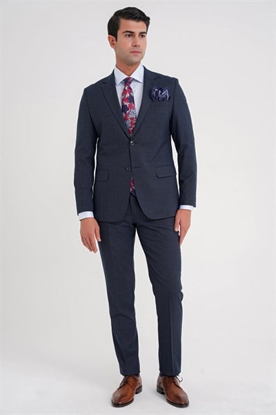 Slim Fit Çift Yırtmaç Doku Desenli Esnek Lacivert Yelekli Takım Elbise TK 916
