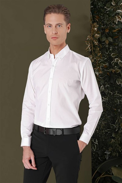 Slim Fit Dokulu %100 Pamuk Yaka Düğmeli Beyaz Gömlek GK 706