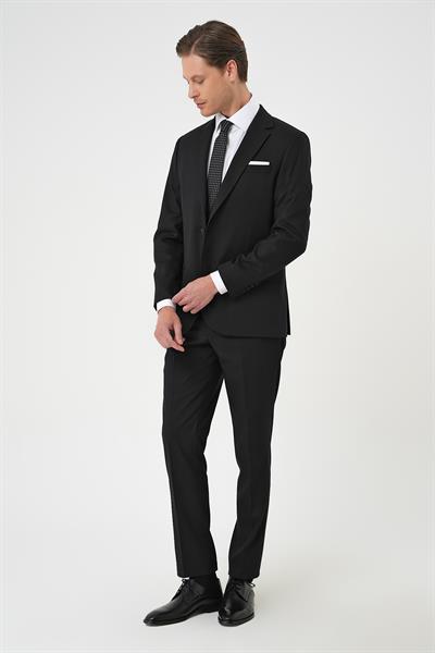Slim Fit Dokulu Çift Yırtmaç Yelekli Klasik Siyah Takım Elbise Tk 898