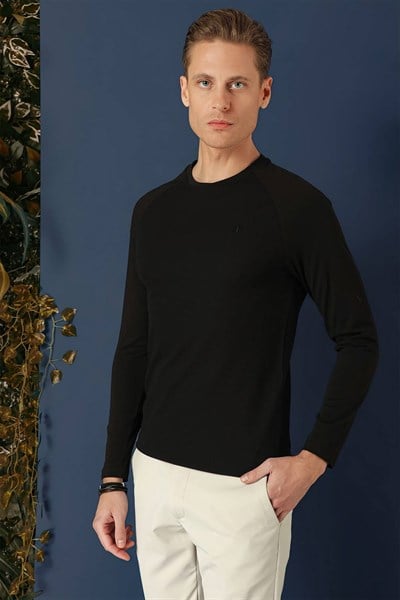 Slim Fit Esnek Pamuklu Doku Desenli Uzun Kollu Siyah Tişört TS 872