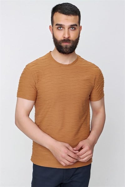 Slim Fit Kabartma Dokulu Pamuklu Bisiklet Yaka Bej Tişört TS 822