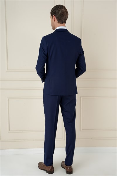 Slim Fit Kırlangıç Yaka Dokulu Lacivert Yelekli Takım Elbise TK 907