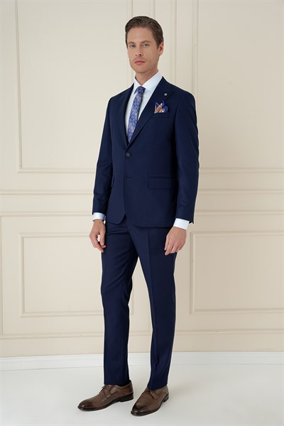 Slim Fit Kırlangıç Yaka Dokulu Lacivert Yelekli Takım Elbise TK 907
